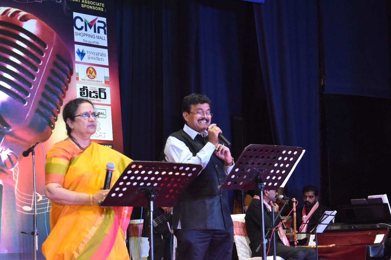 Ramu performing a duet with orchestra